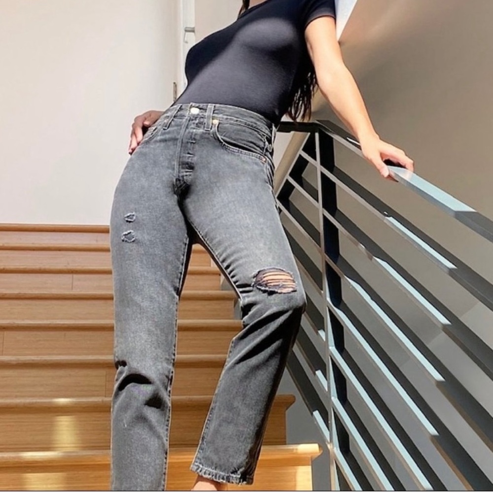 Aritzia x Levi’s 501 SKINNY CROP JEANS Size 26